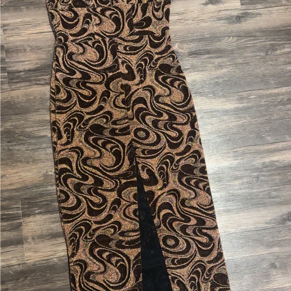 Elegant Swirl Patterned Dress with Slit